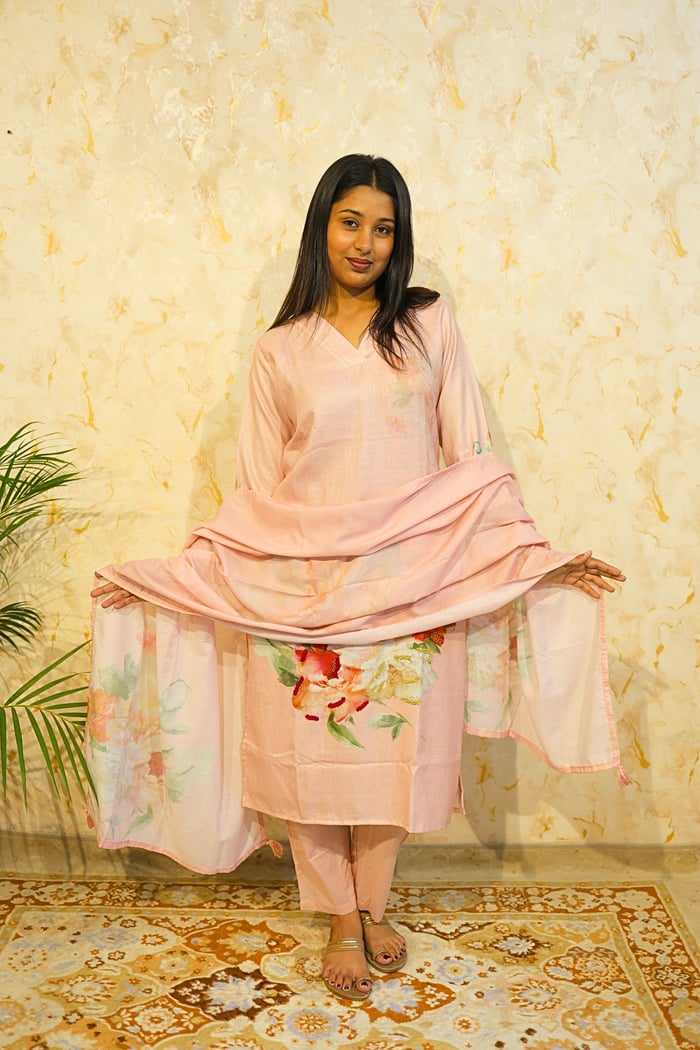 Blush Aabha Motifs