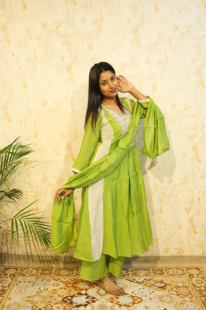 Chand Greens Motifs